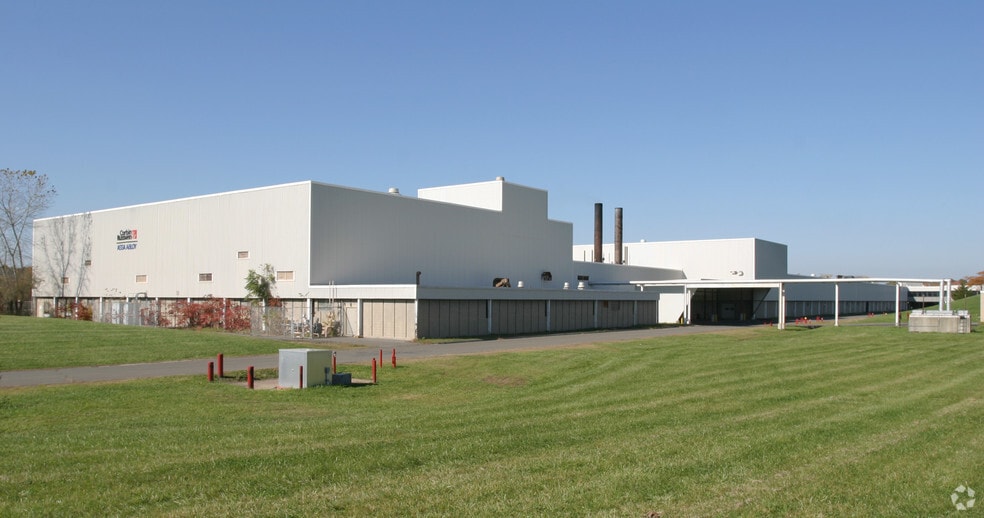 More Photos Of 225 Episcopal Rd, Berlin Manufacturing For Lease