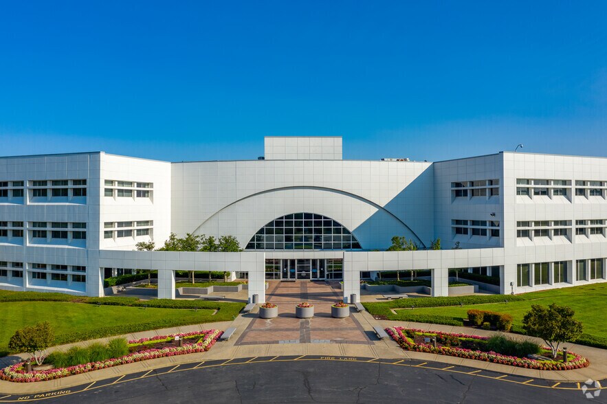 More Photos Of 100 Centerview Dr, Nashville Office For Lease