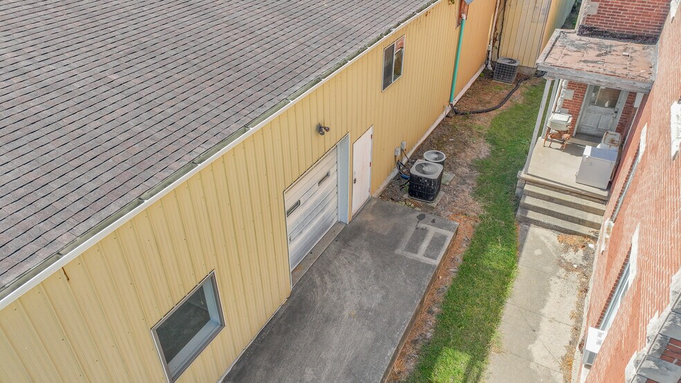 More Photos Of 207 S Railroad St, Brookston General Retail For Sale