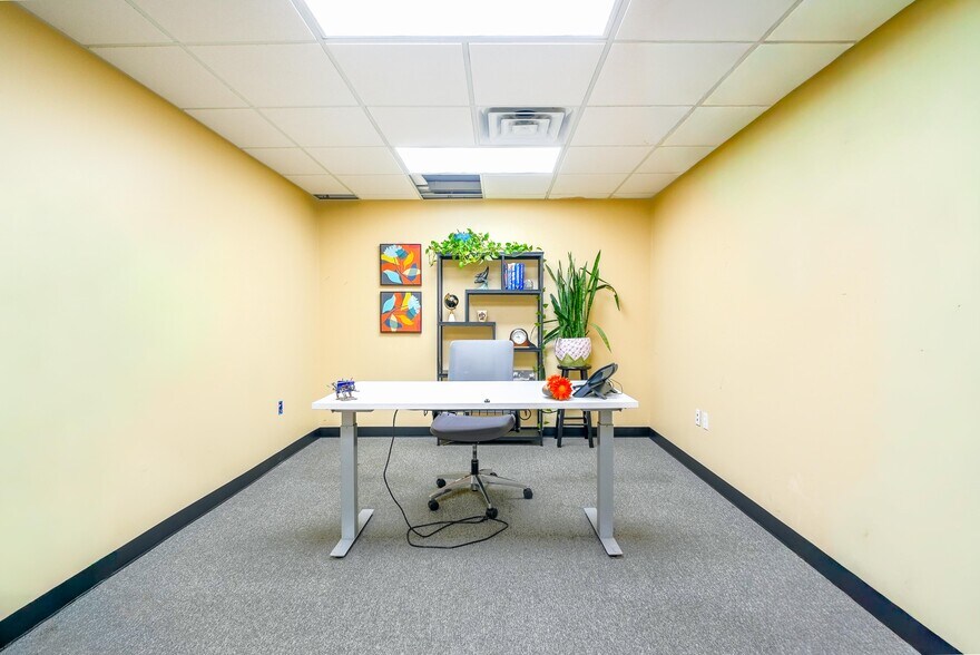 More Photos Of 1033 Dr Martin Luther King Jr St N, Saint Petersburg Medical For Sale