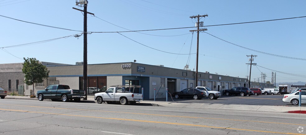 More Photos Of 13400 Saticoy St, North Hollywood Warehouse For Lease