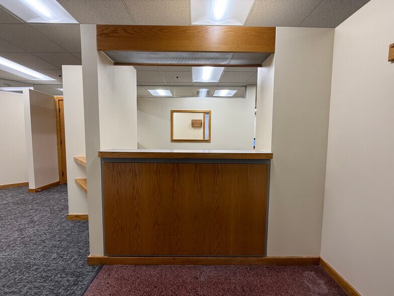 More Photos Of 33 Bartlett St, Lowell Medical For Lease