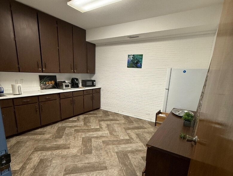 More Photos Of 409 Carthage St, Sanford Medical For Sale