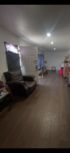 More Photos Of 2079 N E St, San Bernardino Freestanding For Sale