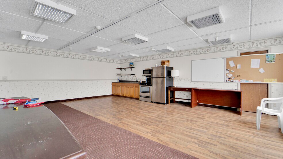 More Photos Of 125 N Main St, Newark Hotel For Sale