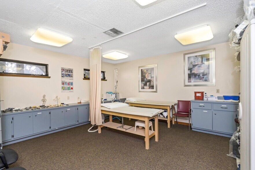 More Photos Of 701 N Hercules Ave, Clearwater Medical For Lease