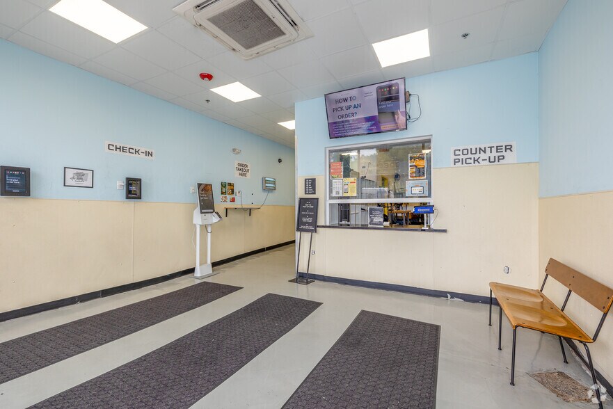 More Photos Of 3300 Fairmount Ave, Philadelphia Warehouse For Lease