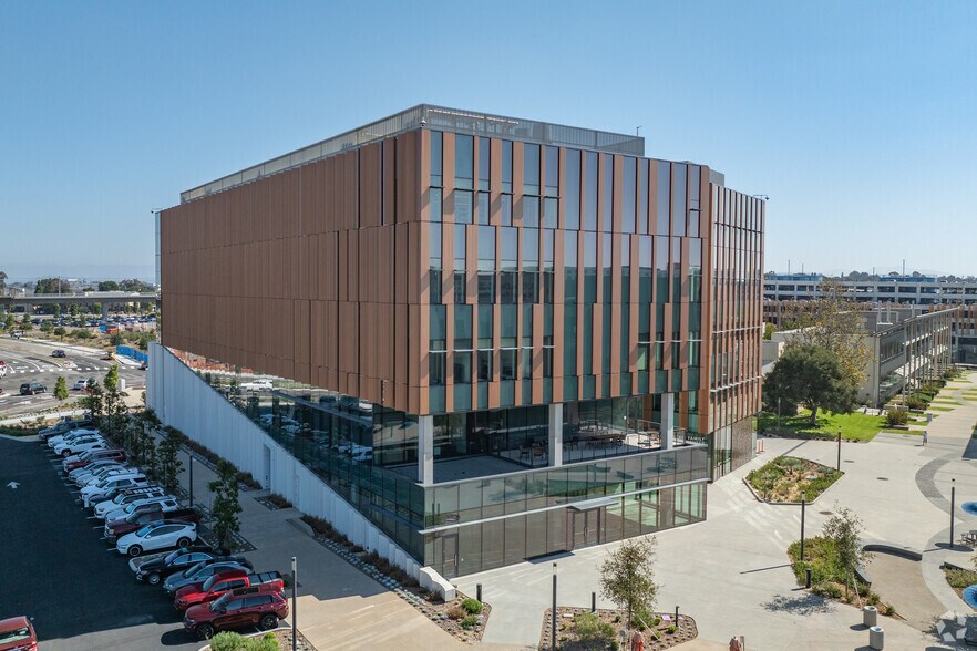 More Photos Of 9449 Campus Point Dr, La Jolla Research And Development For Lease