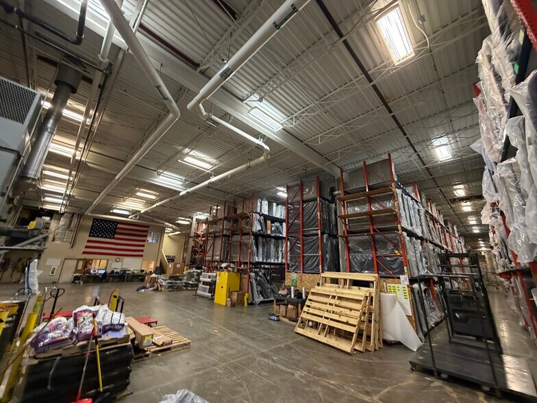 More Photos Of 3545 John Glenn Blvd, Syracuse Warehouse For Lease