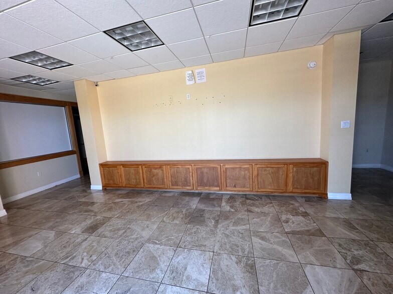 More Photos Of 7922-7930 Hillcroft St, Houston Office For Lease