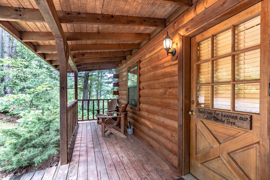 More Photos Of 15695 Highway 187, Eureka Springs Hotel For Sale