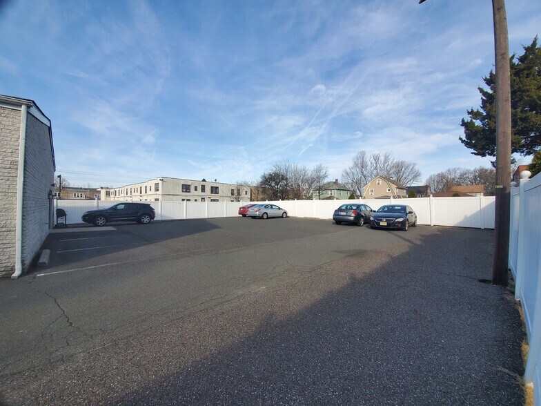 More Photos Of 7 Cuthbert Blvd, Oaklyn Office For Sale