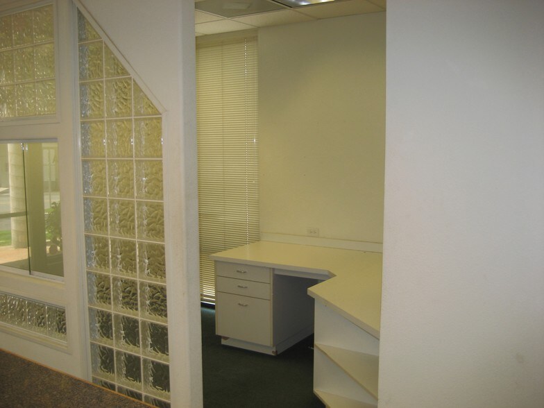 More Photos Of 1111 Dunbar Rd, Arnold Office For Sale