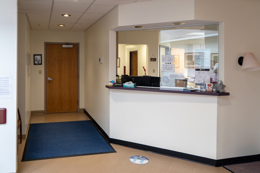 More Photos Of 117 Mary's Ave, Kingston Medical For Sale