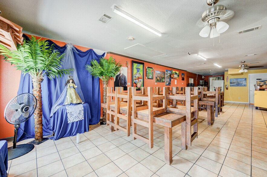 More Photos Of 412 S 8th St, South Houston Flex For Sale