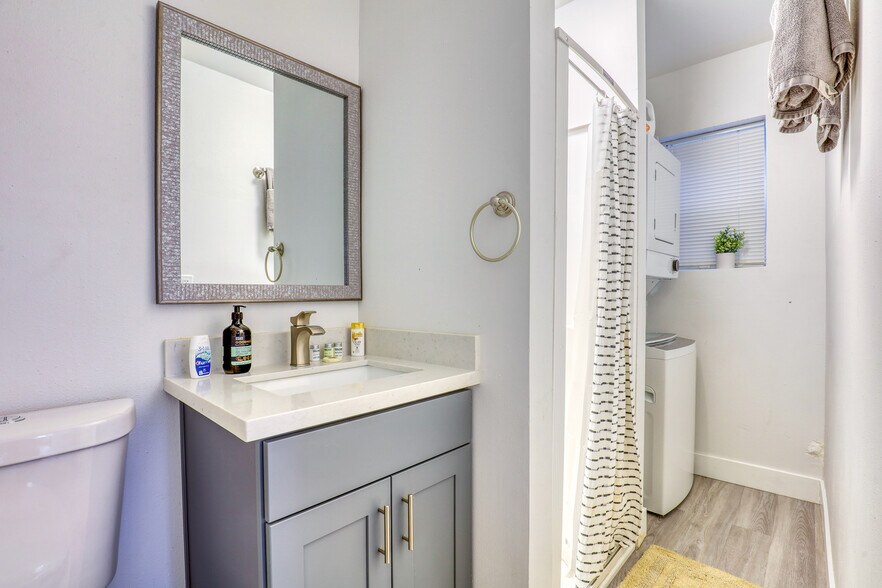 More Photos Of 1417 NE 55th St, Seattle Apartments For Sale