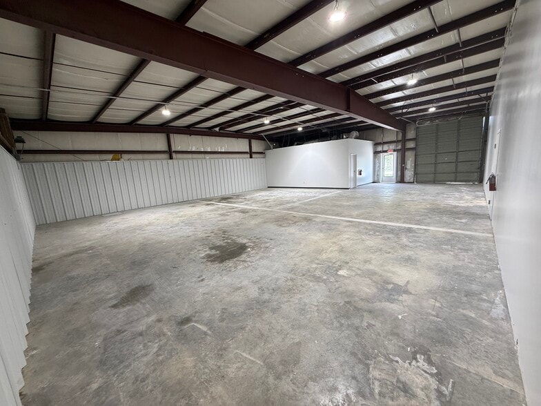 More Photos Of 5780 Dorchester Rd, Charleston Warehouse For Sale