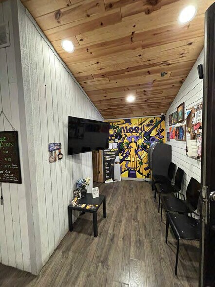 More Photos Of 3141 Page Ave, Jackson Storefront For Sale