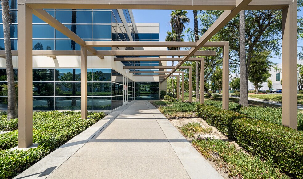 More Photos Of 6711 Bickmore Ave, Chino Distribution For Lease