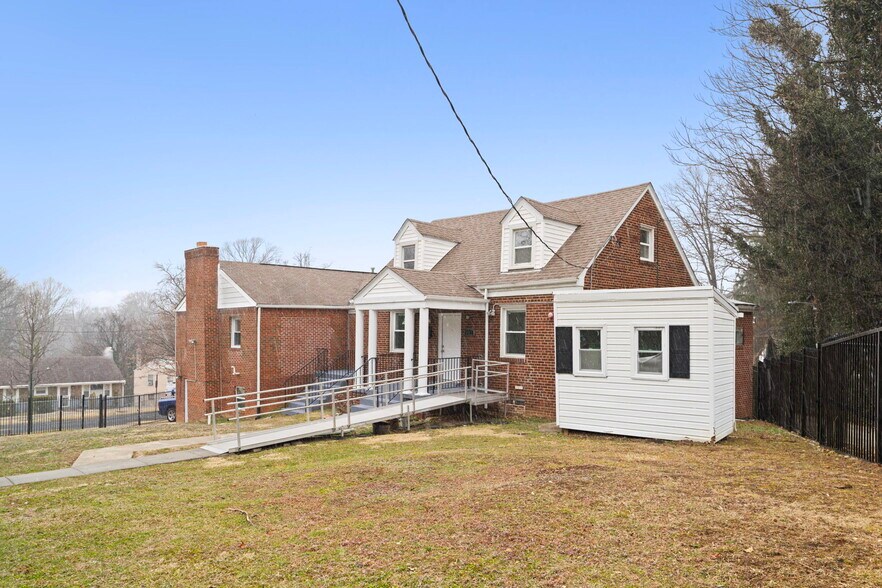Primary Photo Of 922 Ridge Rd Se, Washington Assisted Living For Sale