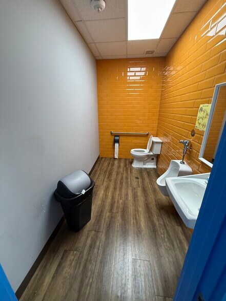 More Photos Of 16733 W Airport Blvd, Richmond Storefront For Lease