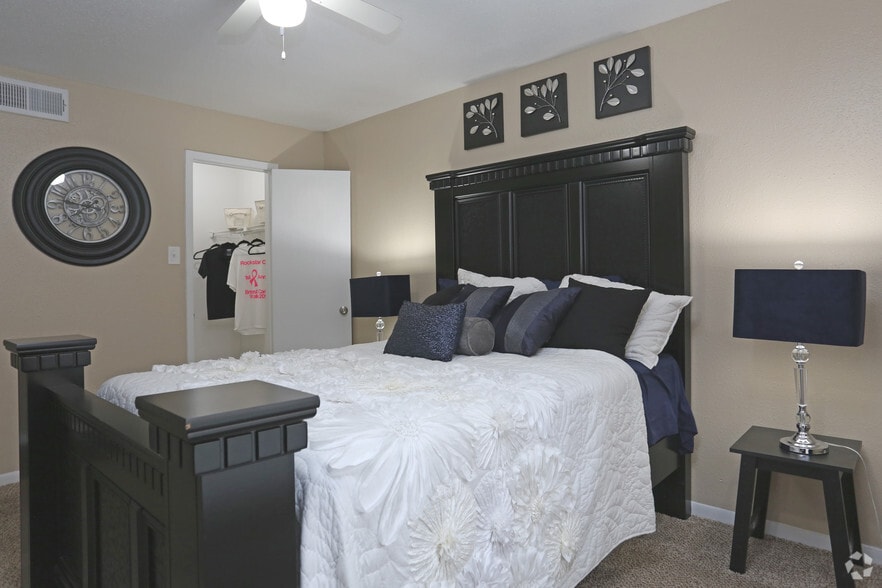 More Photos Of 424 S Bender Hollow, Humble Apartments For Sale