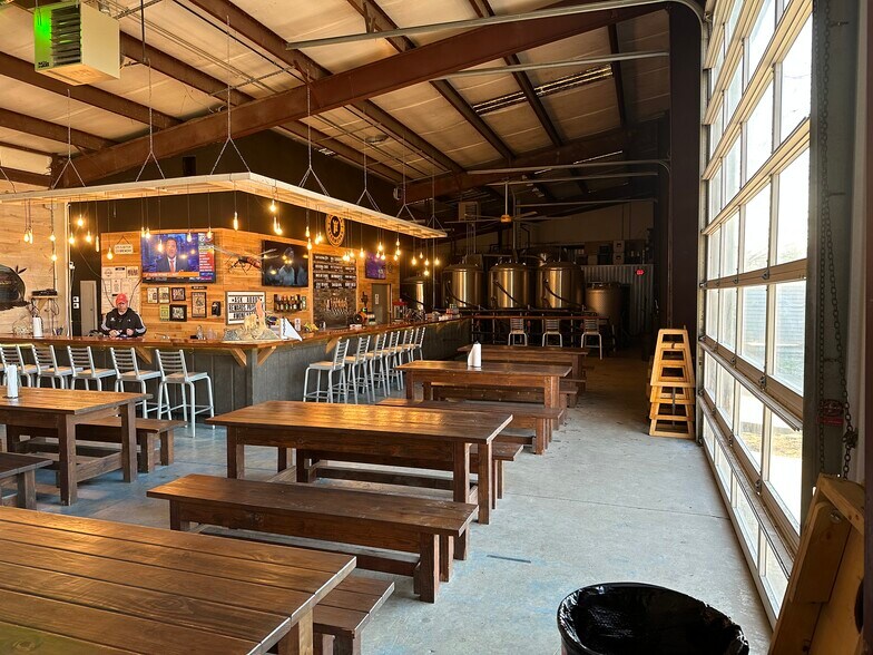 More Photos Of 2606 Spring Cypress Rd, Spring Warehouse For Sale