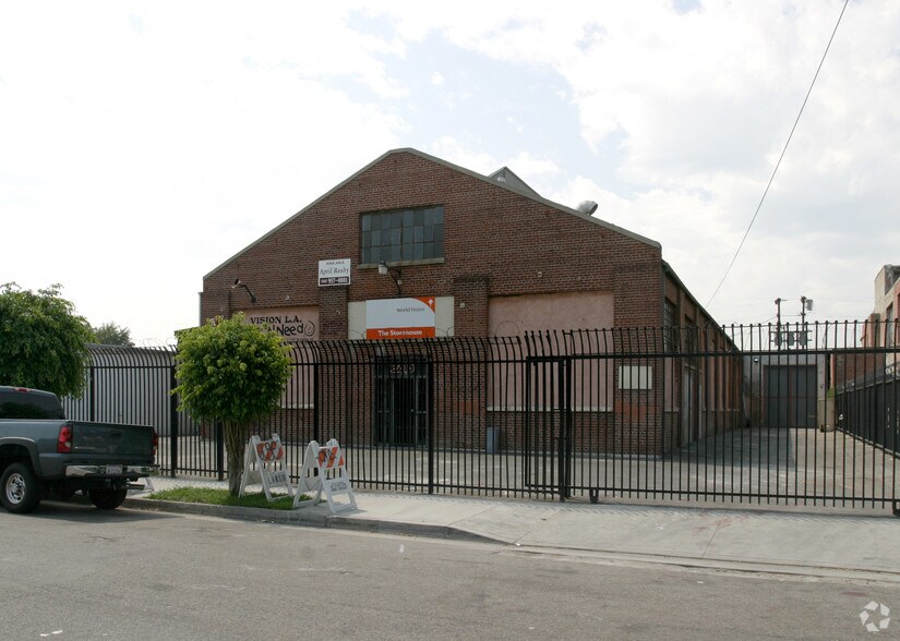 Primary Photo Of 6215 S Gramercy Pl, Los Angeles Warehouse For Lease