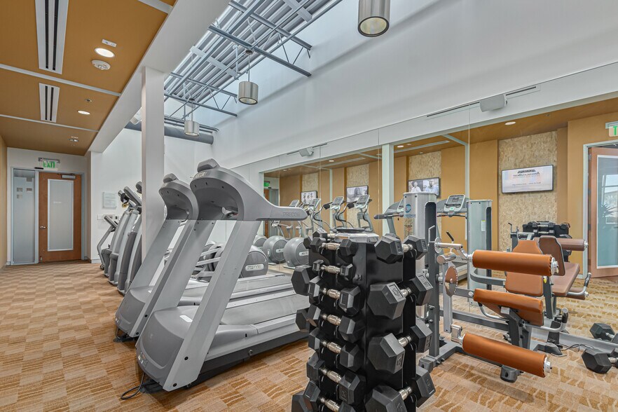 More Photos Of 4650 E Cotton Center Blvd, Phoenix Office For Lease