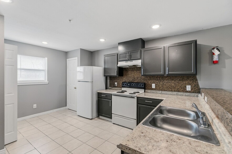 More Photos Of 1318 Avenue A, South Houston Apartments For Sale