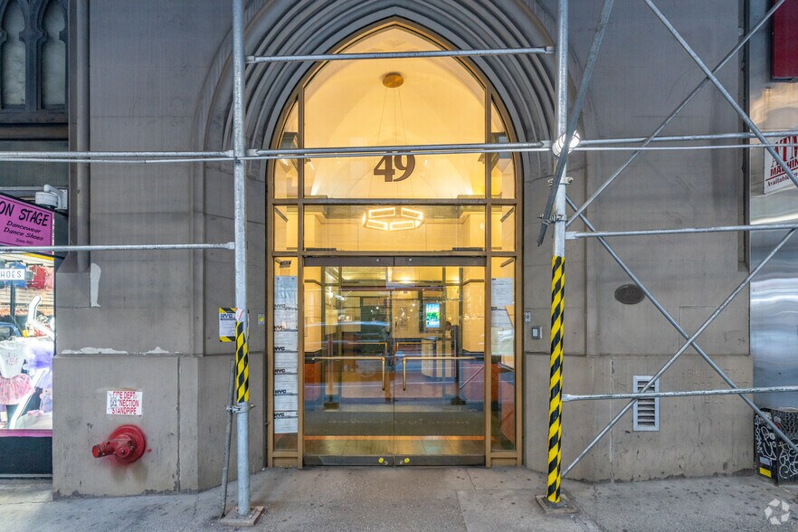 More Photos Of 49 W 37th St, New York Office For Lease