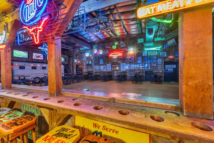 More Photos Of 1390 McQueeney Rd, New Braunfels Sports And Entertainment For Sale