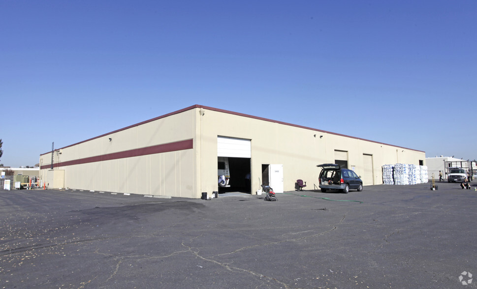 Primary Photo Of 3474-3480 Investment Blvd, Hayward Warehouse For Lease