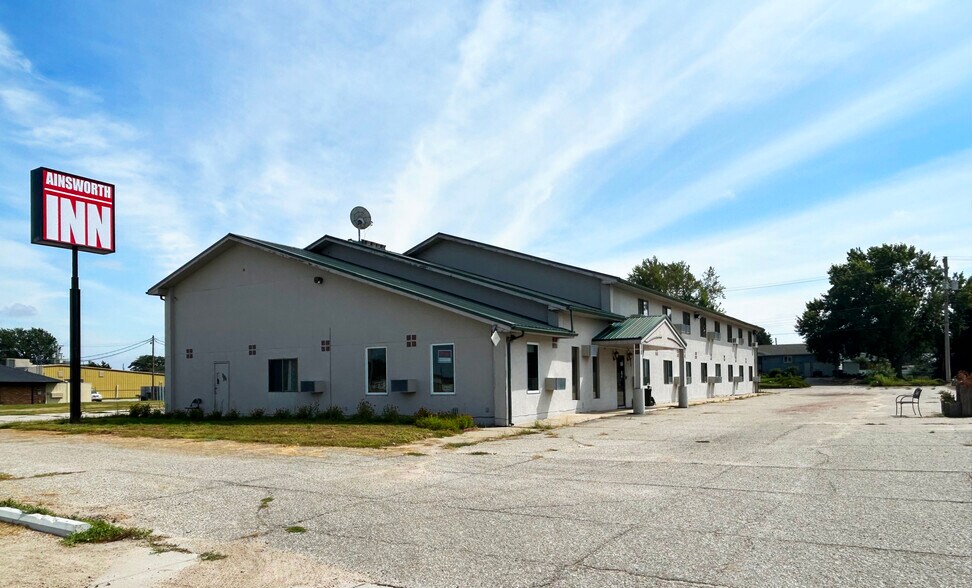 More Photos Of 1025 E 4th St, Ainsworth Hospitality For Sale