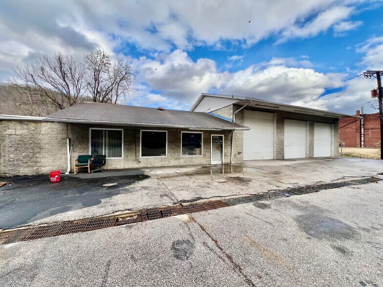 More Photos Of 15095 Maccorkle Ave, Cabin Creek Auto Repair For Sale