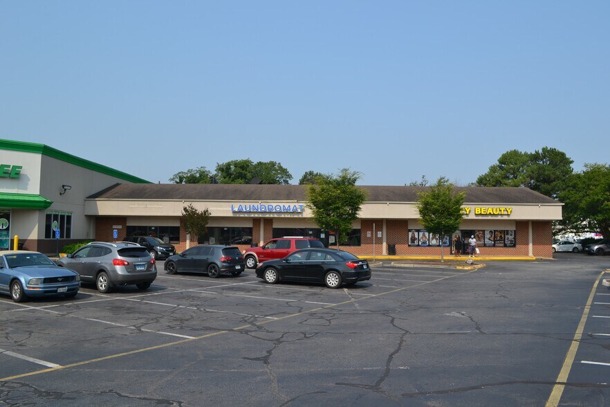 More Photos Of 1800 Liberty St, Chesapeake Storefront For Sale