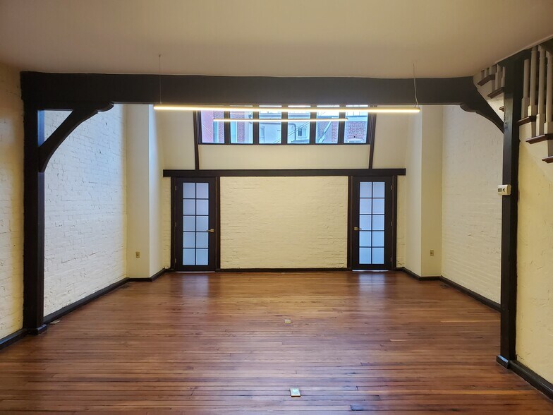 More Photos Of 9 Saint Matthews Ct NW, Washington Office Residential For Lease