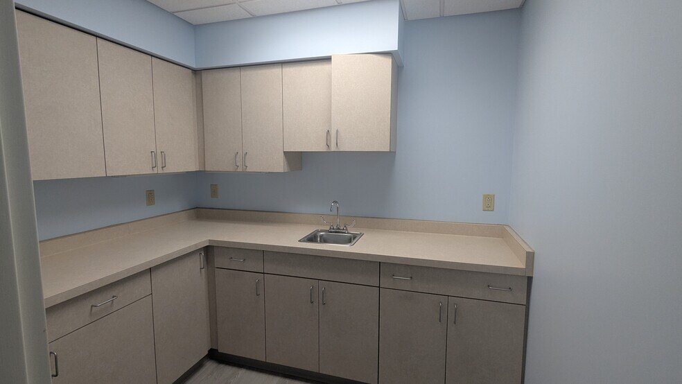 More Photos Of 1065 Senator Keating Blvd, Rochester Medical For Lease