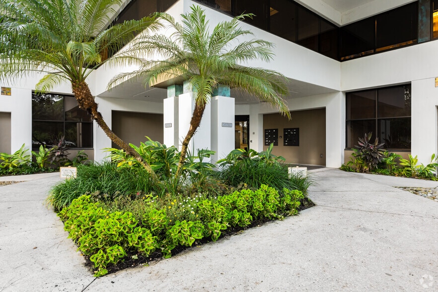 More Photos Of 3200 Bailey Ln, Naples Office For Lease