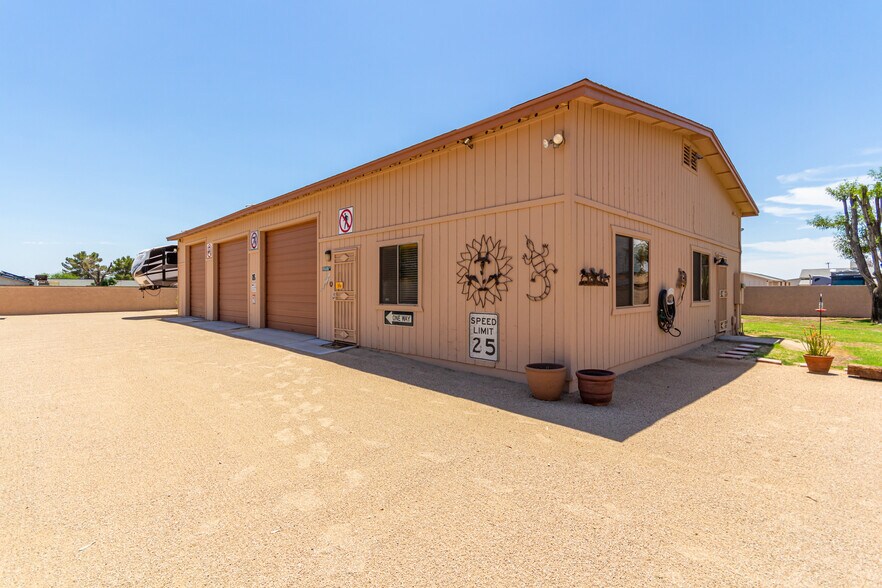 More Photos Of 3545 W Yorkshire Dr, Glendale Specialty For Sale