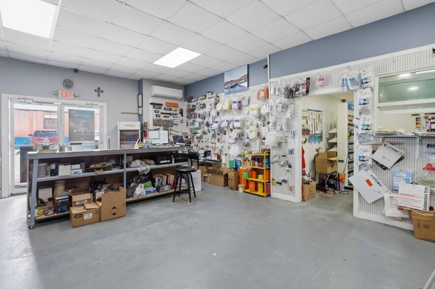 More Photos Of 1081 E 47th St, Hialeah Service Station For Sale