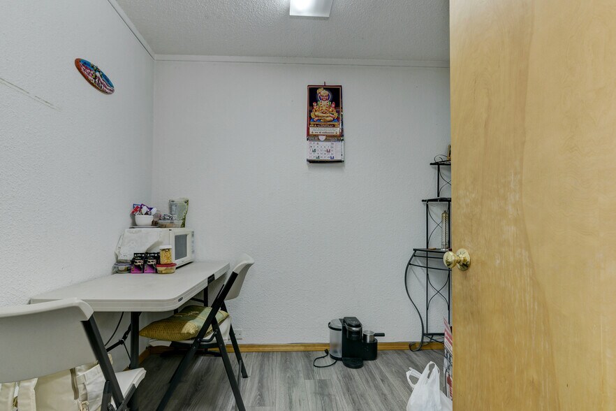 More Photos Of 3700 Pacific Ave SE, Olympia General Retail For Sale