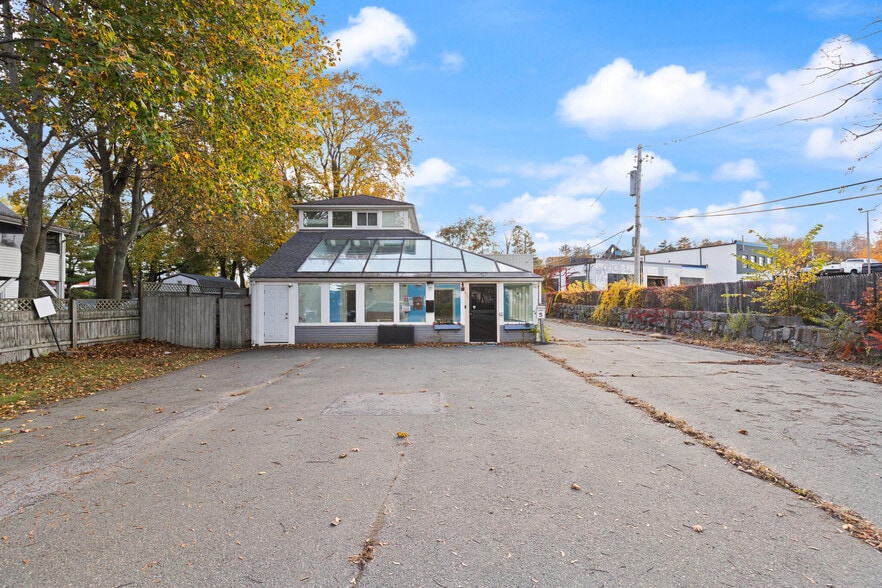 More Photos Of 430 Maple St, Danvers Freestanding For Lease
