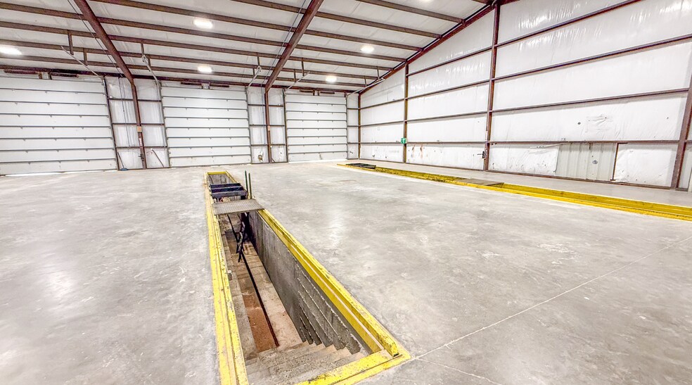 More Photos Of 1030 County 133 rd, Kermit Warehouse For Sale