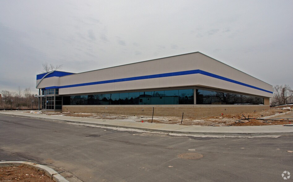 More Photos Of 37811 W 12 Mile Rd, Farmington Office For Sale