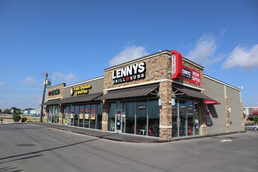 More Photos Of 7907 W Loop 1604 E, San Antonio Freestanding For Lease