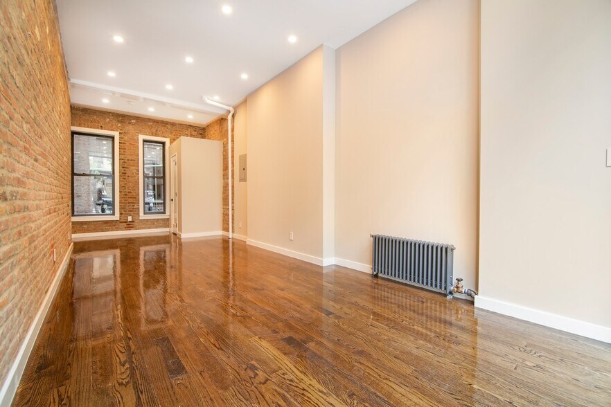 More Photos Of 280 E 10th St, New York Apartments For Lease