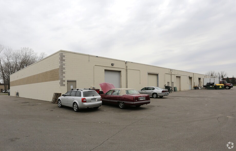 More Photos Of 9197-9261 NE Davenport St, Blaine Warehouse For Lease
