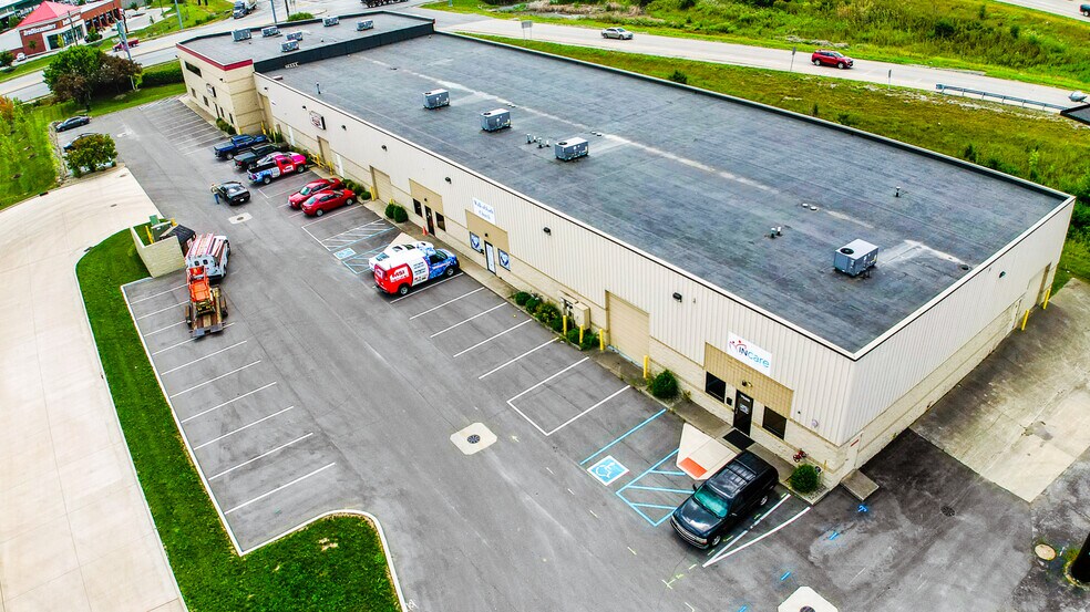 More Photos Of 7522-7528 E Pendleton Pike, Indianapolis Light Distribution For Sale