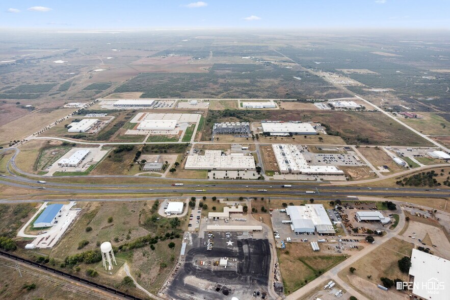 More Photos Of 2813 Central Fwy E, Wichita Falls Industrial For Sale